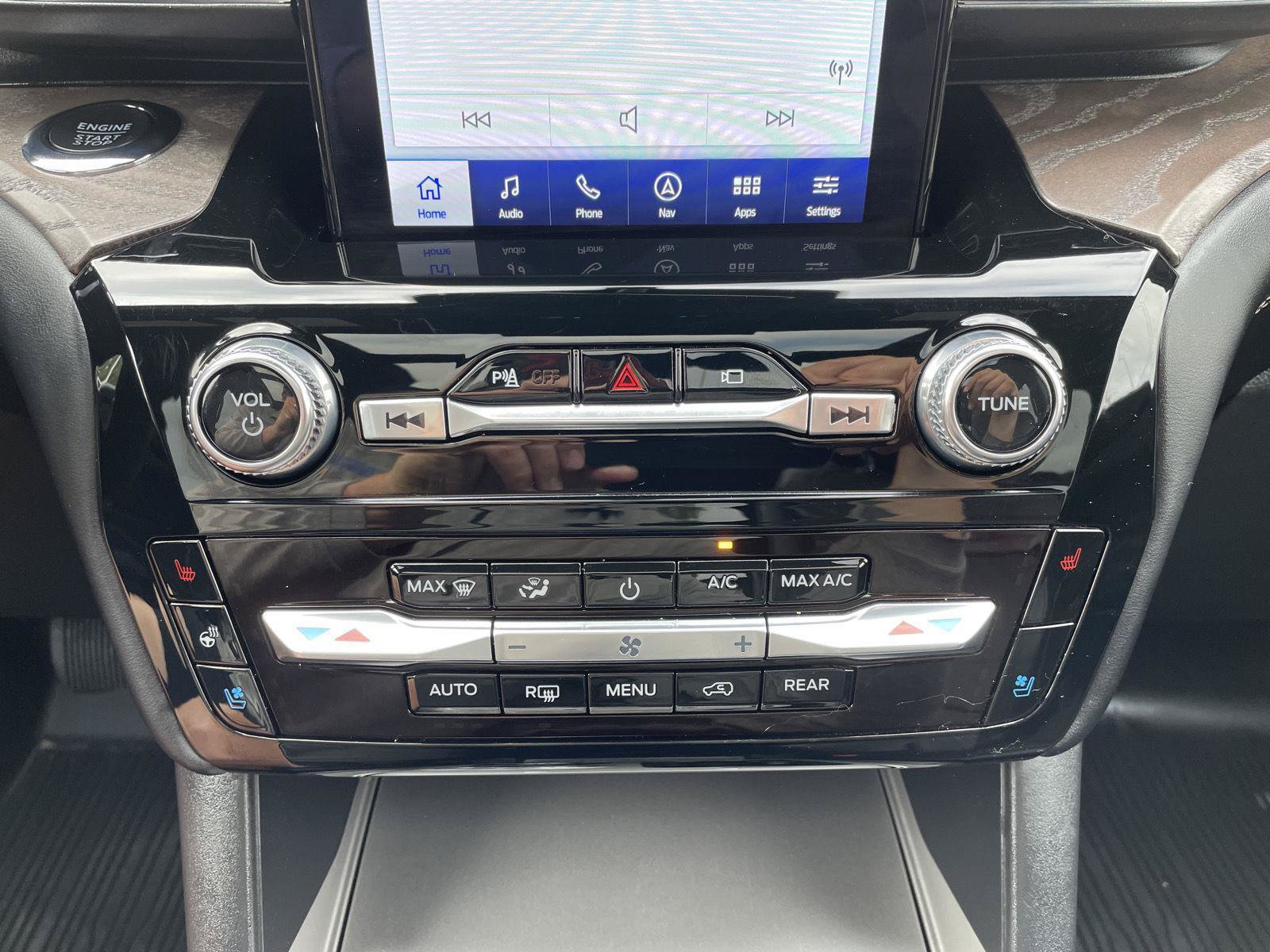 Certified 2022 Ford Explorer Platinum w/ Equipment Group 601A AWD/4WD image 30