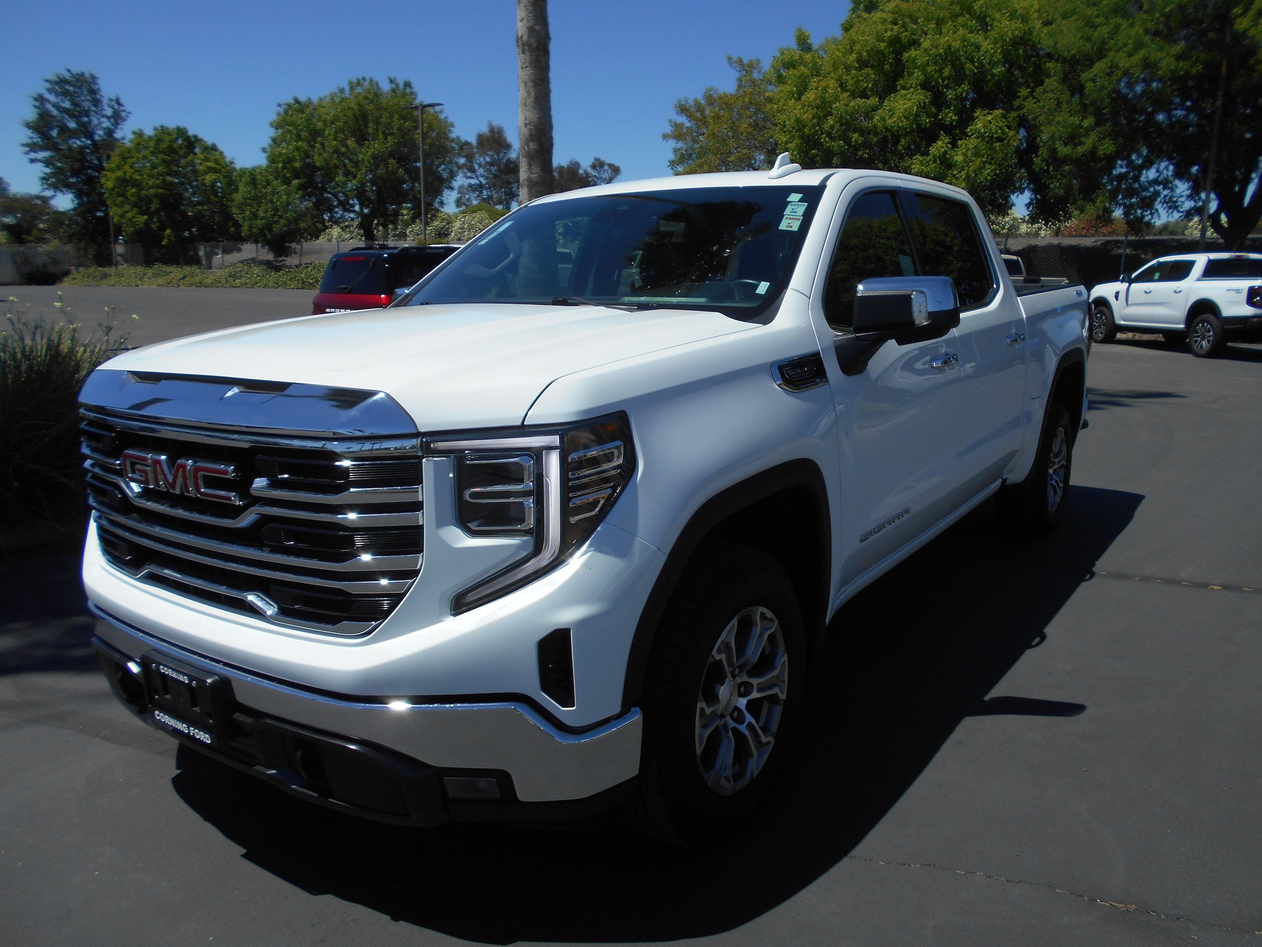 Used 2024 GMC Sierra 1500 SLT AWD/4WD image 1