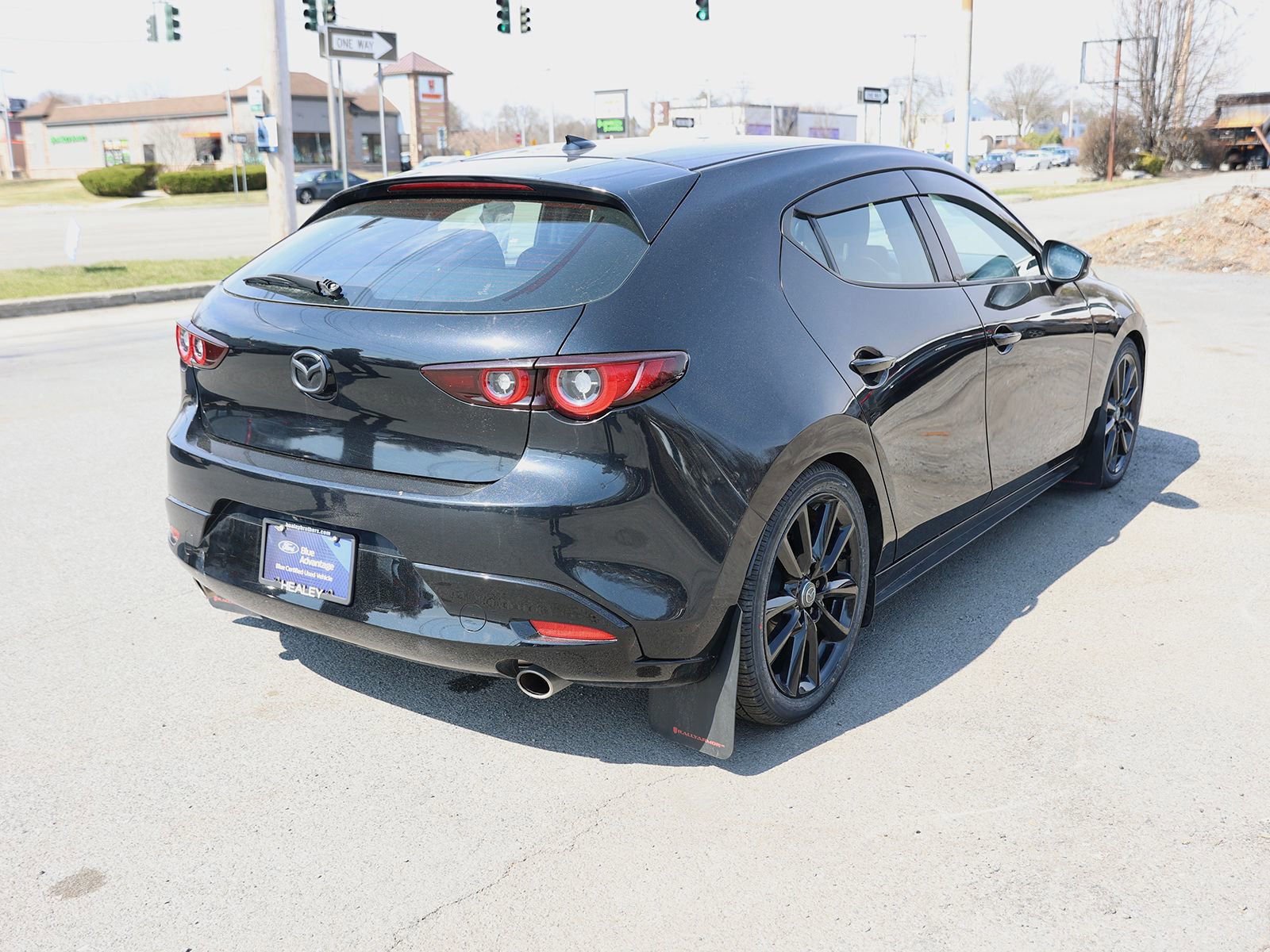 Used 2022 MAZDA MAZDA3 s image 4