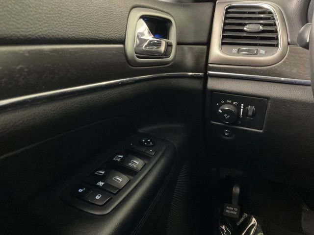 Used 2018 Jeep Grand Cherokee Limited w/ Luxury Group II image 18