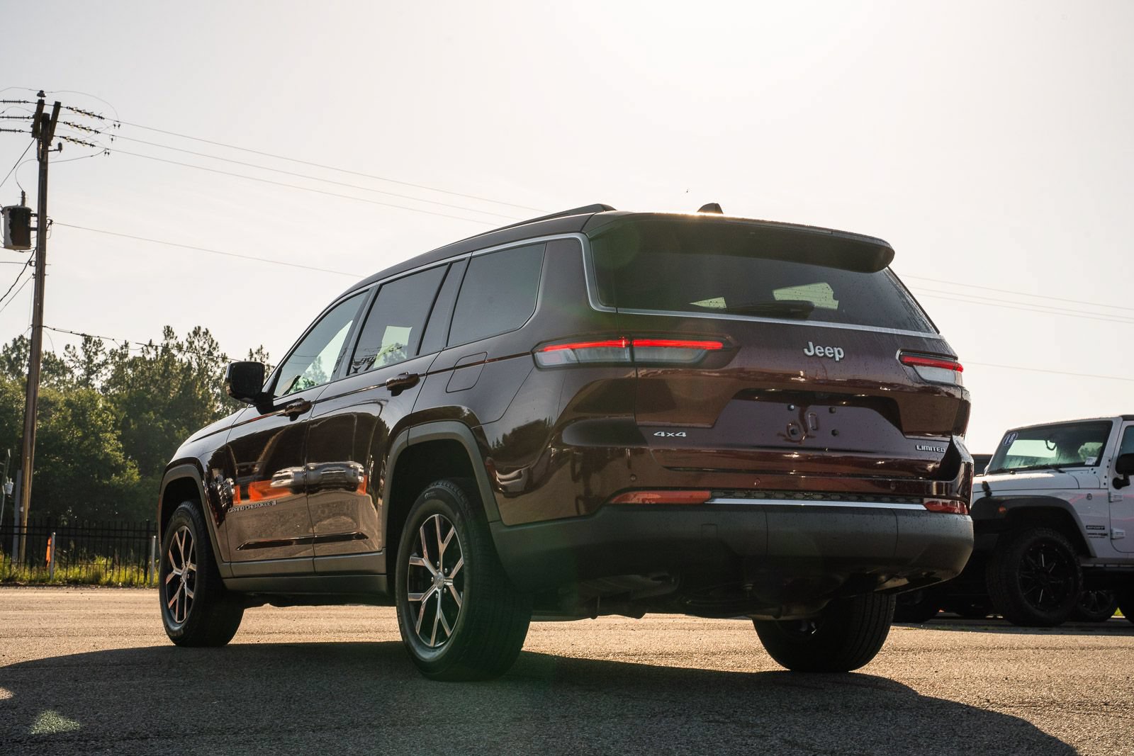 Used 2025 Jeep Grand Cherokee L Limited w/ Trailer Tow Package AWD/4WD image 6