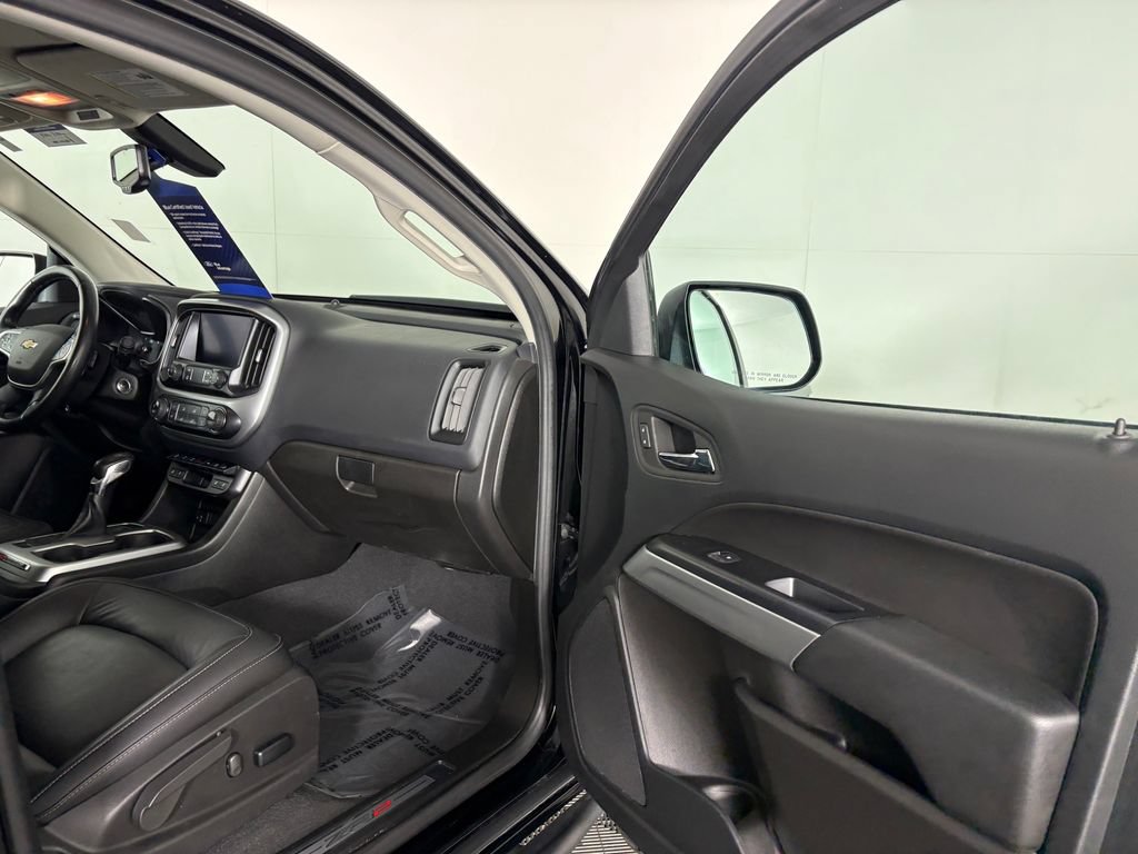 Used 2022 Chevrolet Colorado ZR2 w/ ZR2 Midnight Special Edition AWD/4WD image 33