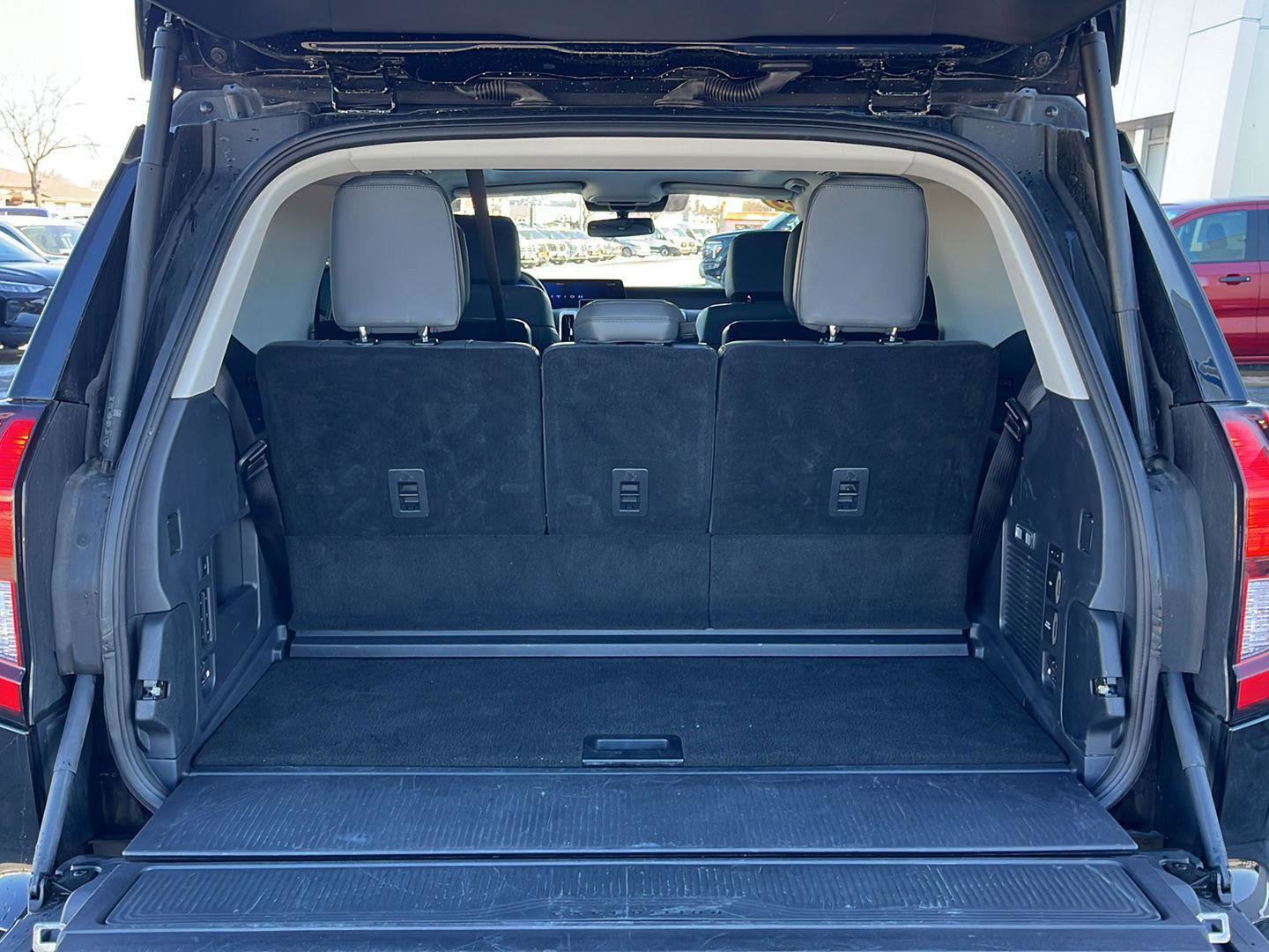 Certified 2025 Ford Expedition Active image 9