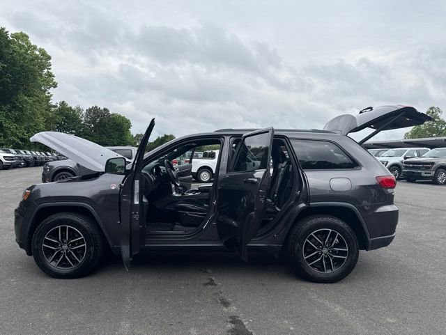 Used 2017 Jeep Grand Cherokee Trailhawk AWD/4WD image 26
