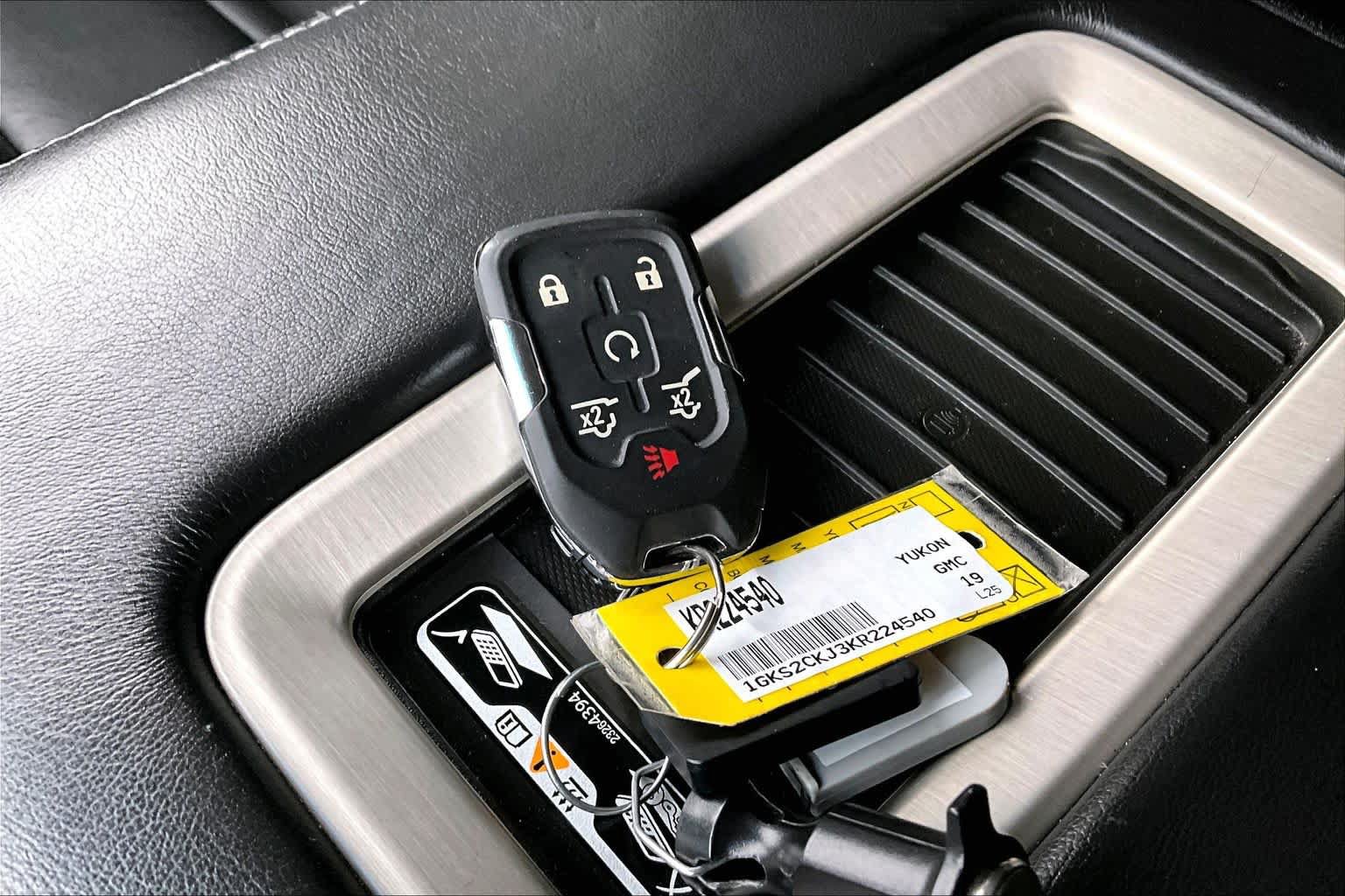 Used 2019 GMC Yukon Denali w/ Denali Ultimate Package AWD/4WD image 15