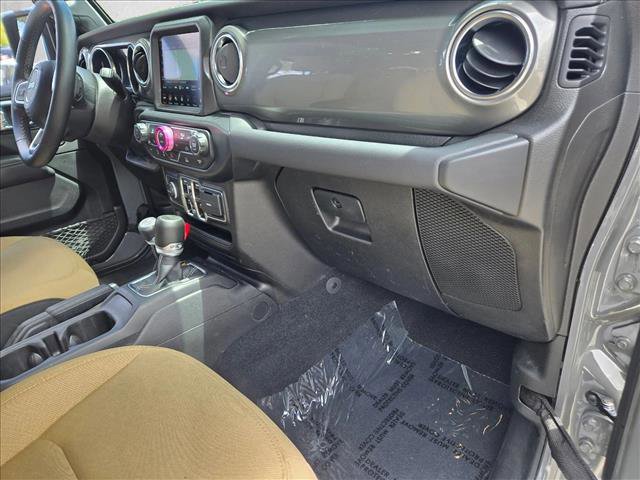 Used 2022 Jeep Gladiator Overland AWD/4WD image 22