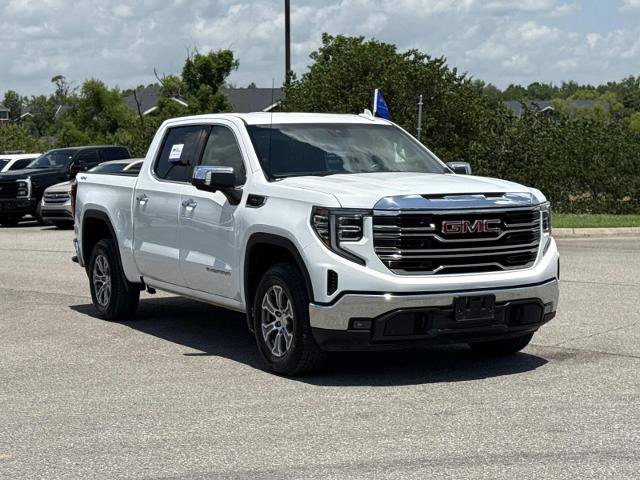 Used 2025 GMC Sierra 1500 SLT AWD/4WD image 3