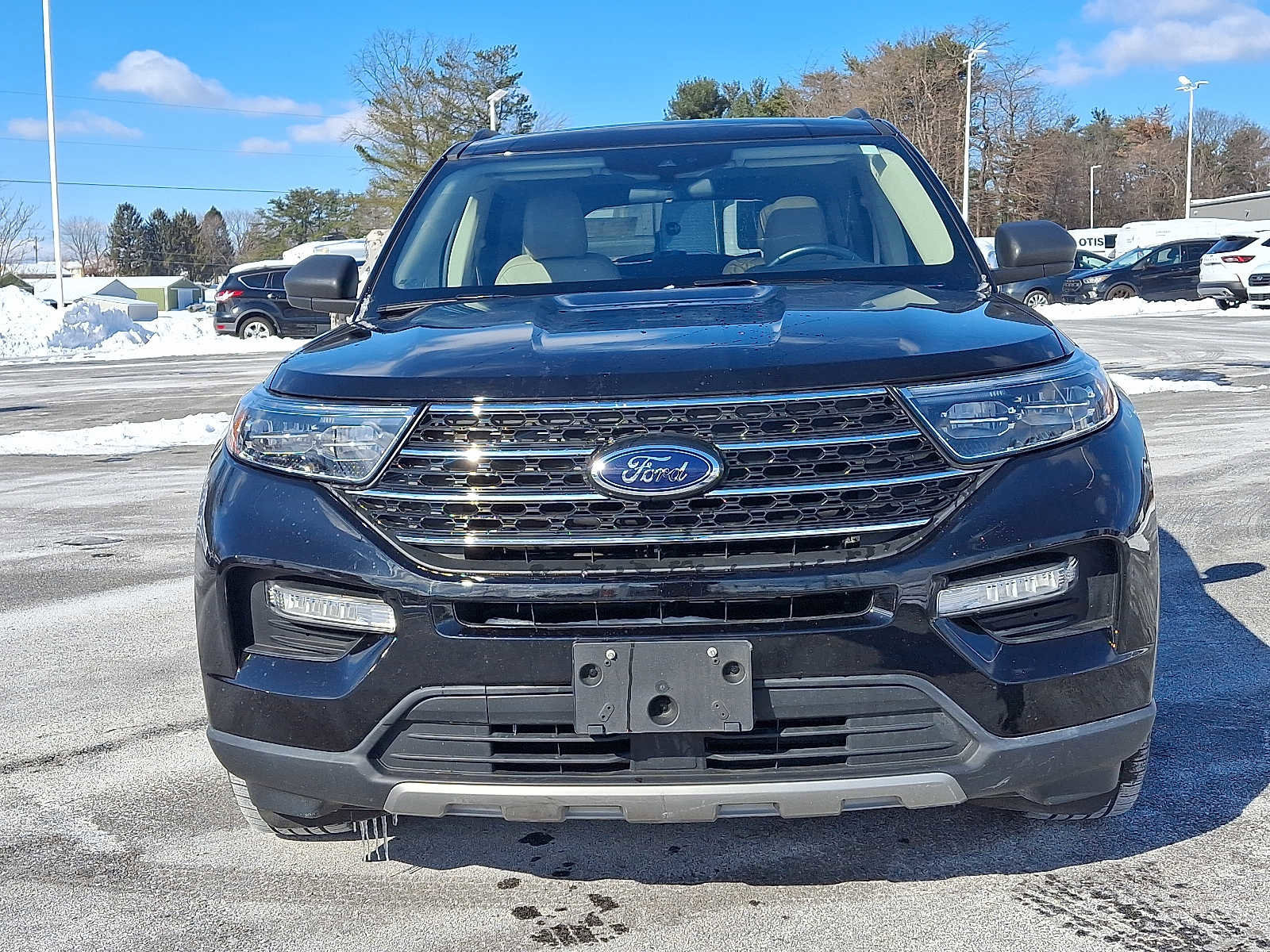 Certified 2022 Ford Explorer XLT w/ Equipment Group 202A image 7