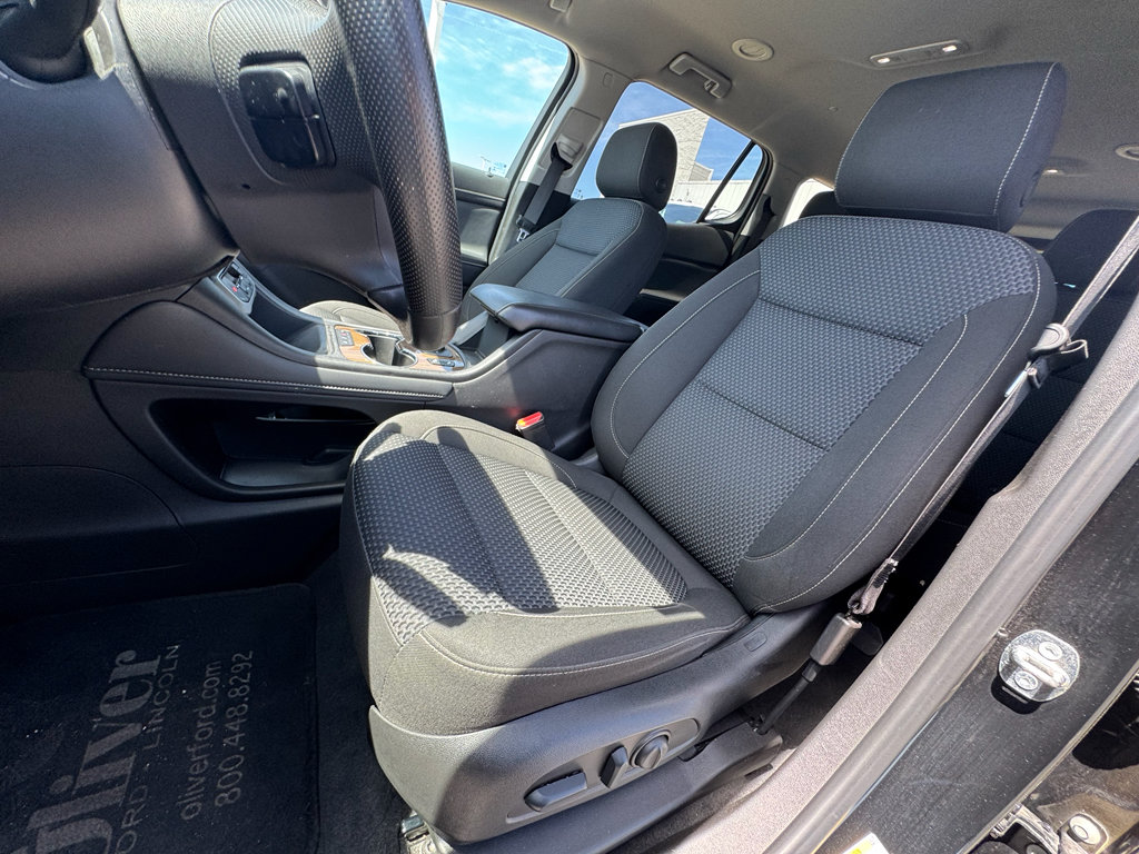 Used 2023 GMC Acadia SLE w/ Driver Convenience Package FWD image 32