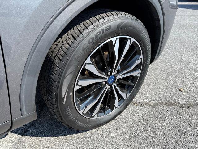 Certified 2022 Ford Escape SEL w/ SEL Stealth AWD Package image 10