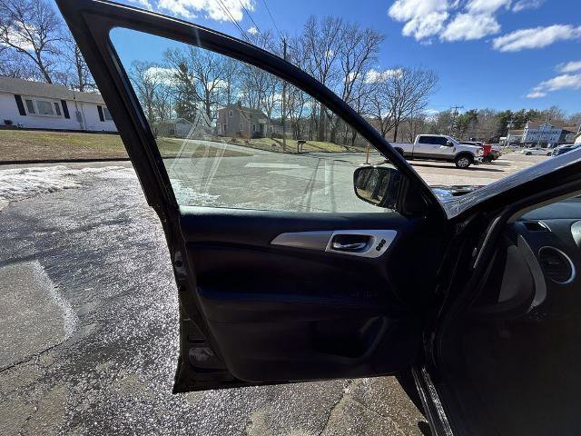 Used 2017 Nissan Pathfinder SL w/ SL Tech Package image 13