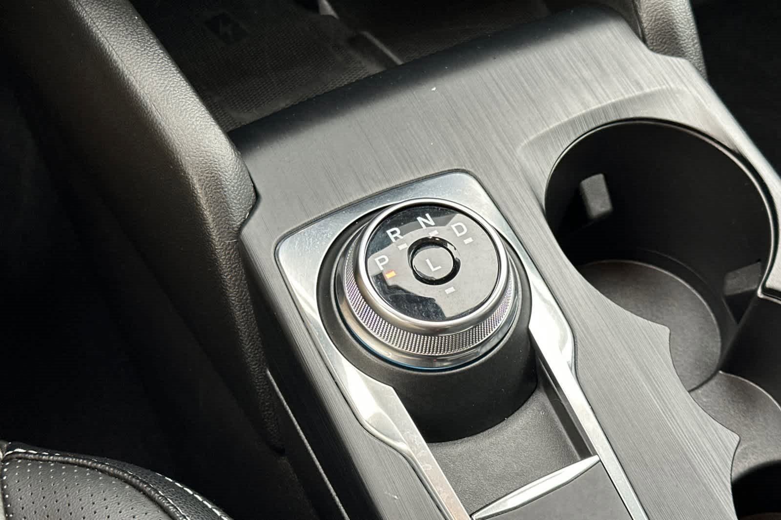 Certified 2025 Ford Escape SE w/ PHEV Premium Package image 22