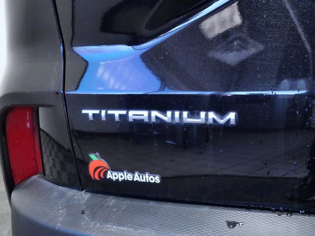 Certified 2022 Ford Escape Titanium w/ Class II Trailer Tow Package image 9