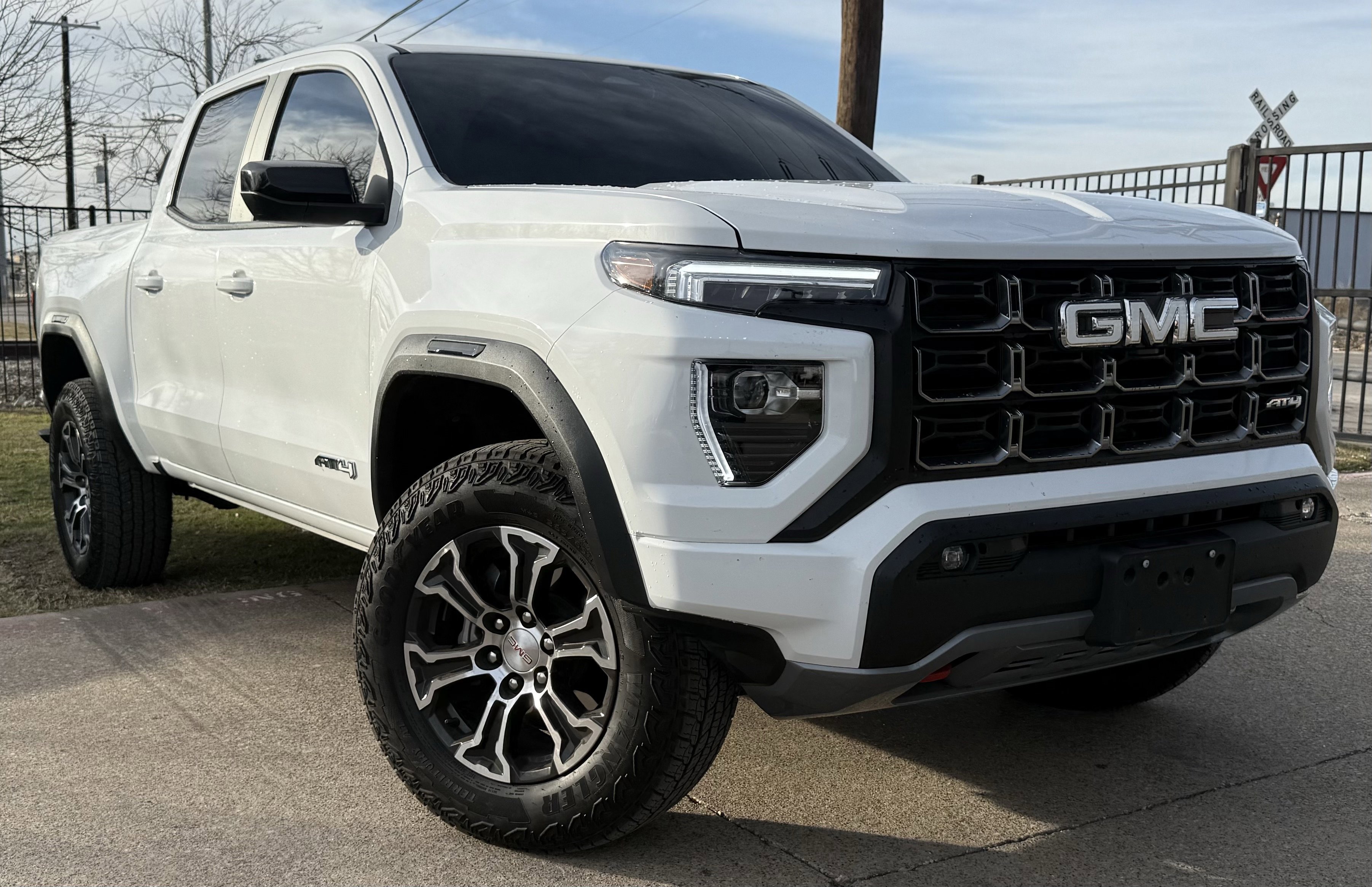 Used 2025 GMC Canyon AT4 w/ AT4 Premium Package image 7