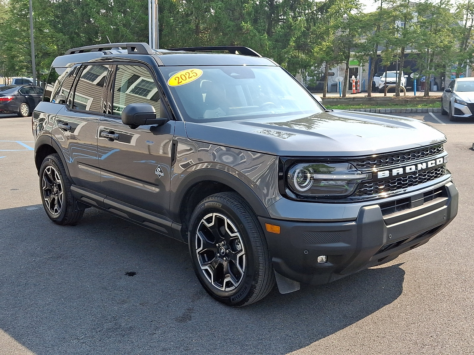 Certified 2025 Ford Bronco Sport Outer Banks w/ Outer Banks Tech Package+ AWD/4WD image 3