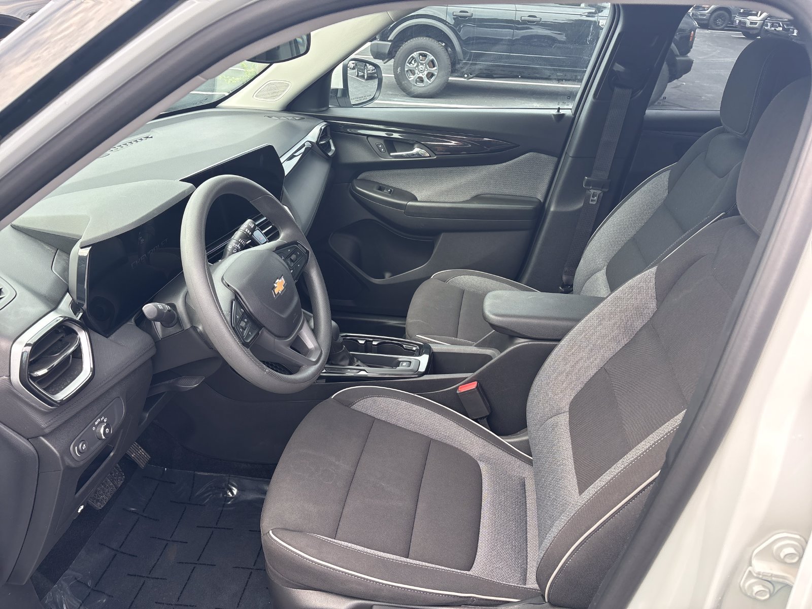 Used 2026 Chevrolet TrailBlazer LT FWD image 34