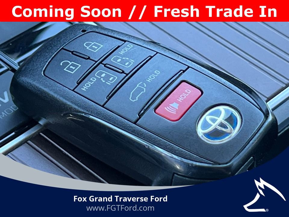 Used 2023 Toyota Sienna XLE FWD image 30