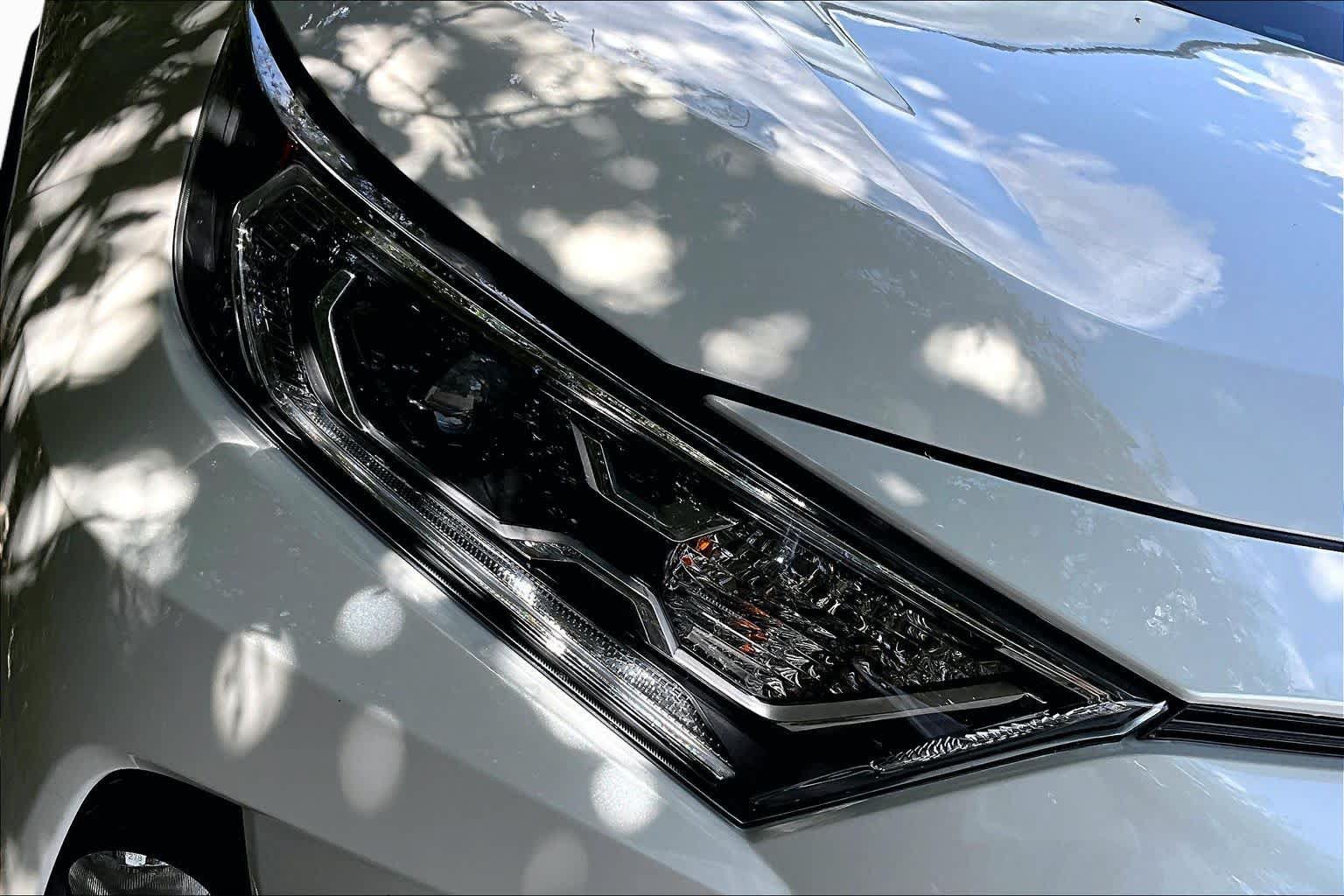 Used 2020 Toyota RAV4 Limited w/ Limited Grade Weather Package AWD/4WD image 27