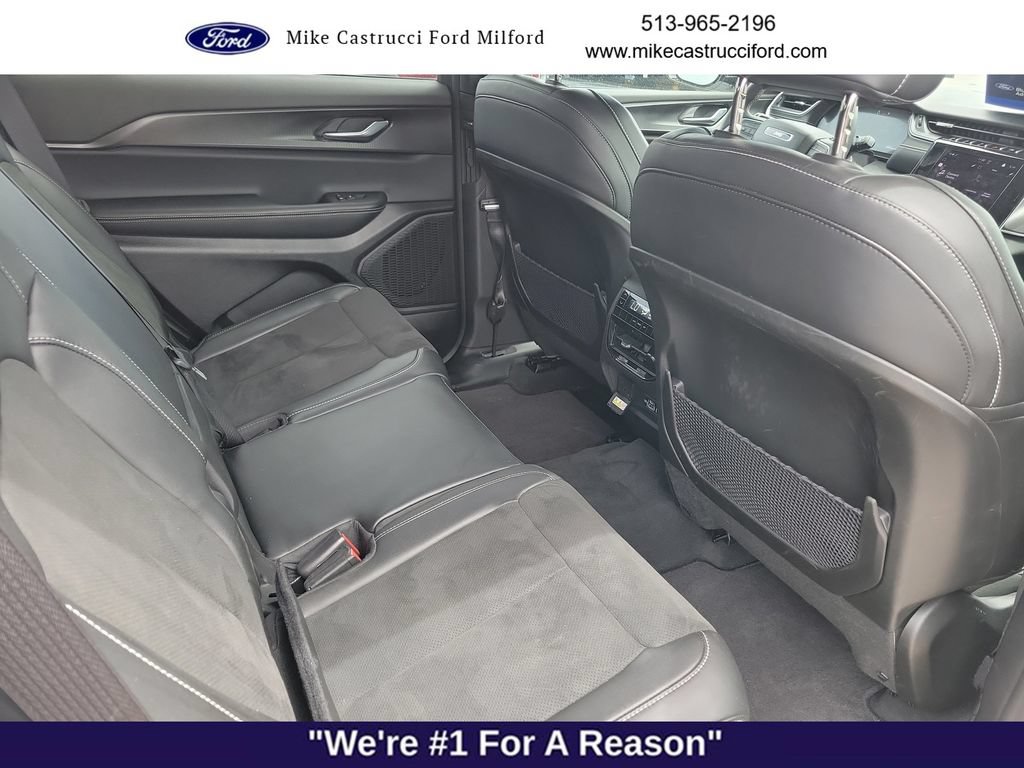 Used 2025 Jeep Grand Cherokee L Altitude AWD/4WD image 24