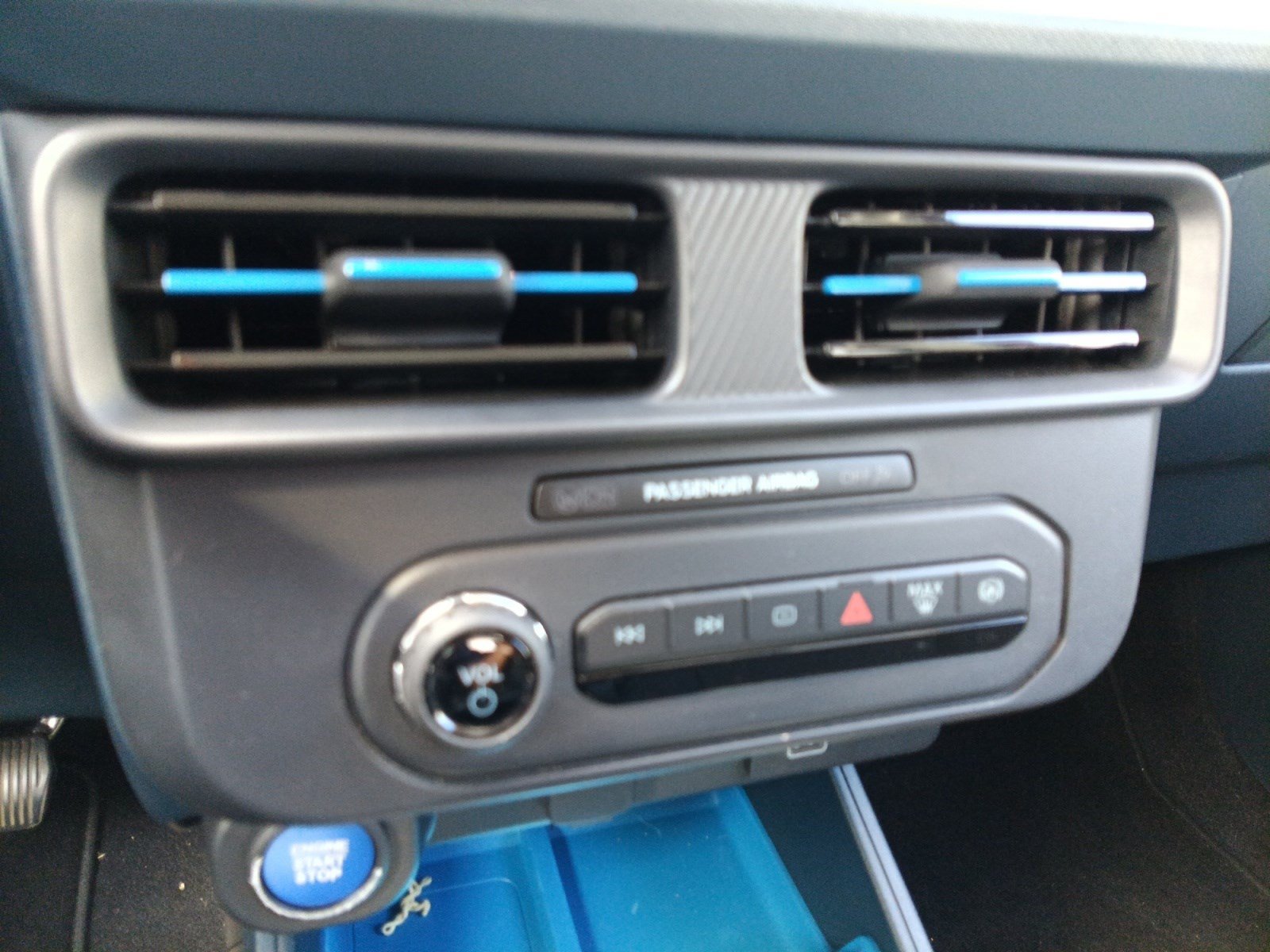 Certified 2025 Ford Maverick XLT FWD image 13