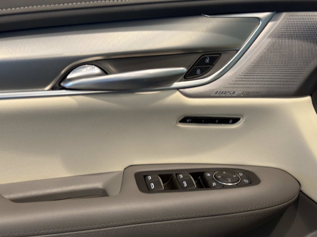 Used 2025 Cadillac XT5 Premium Luxury FWD image 23