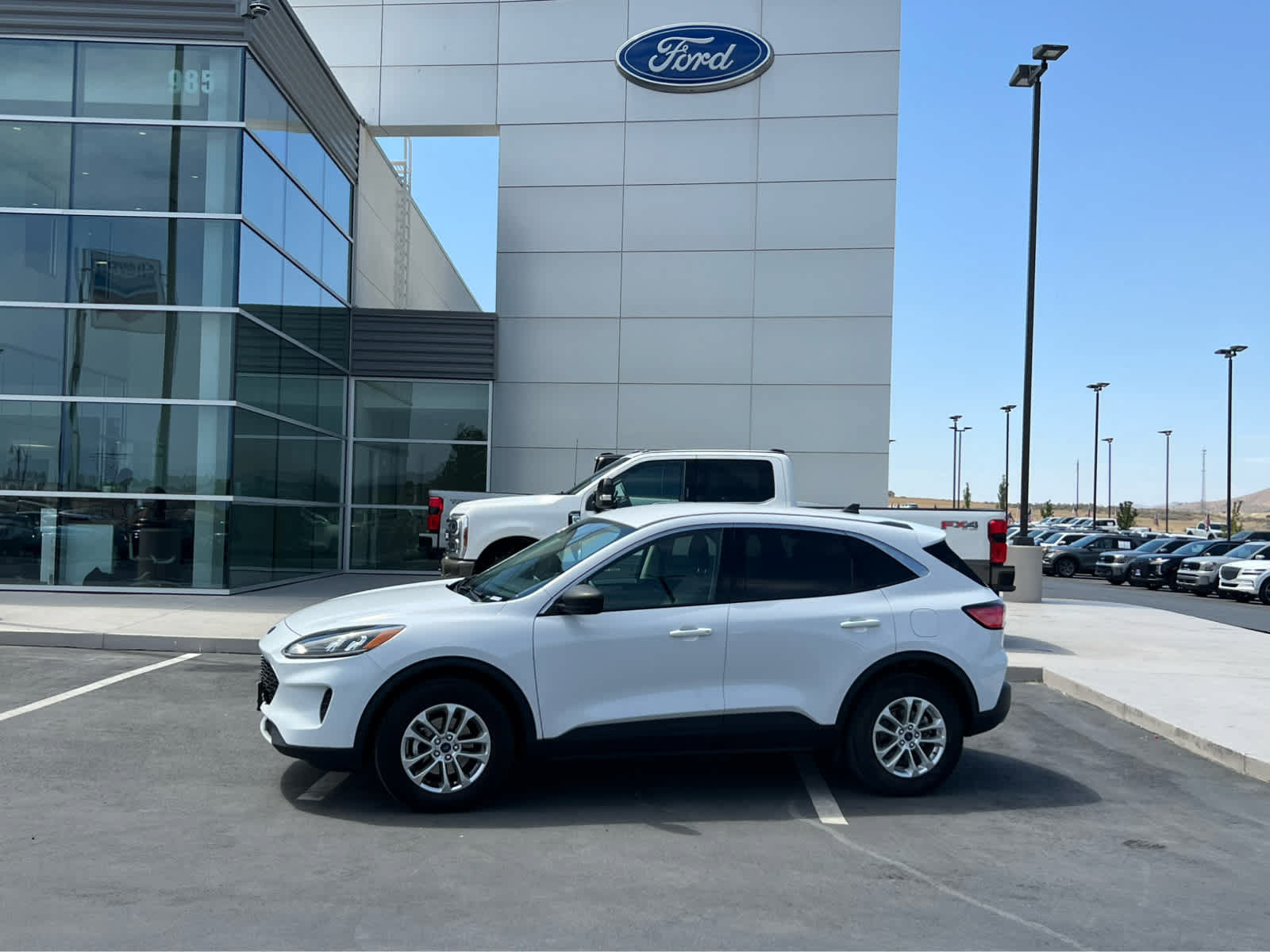 Certified 2022 Ford Escape SE AWD/4WD image 1