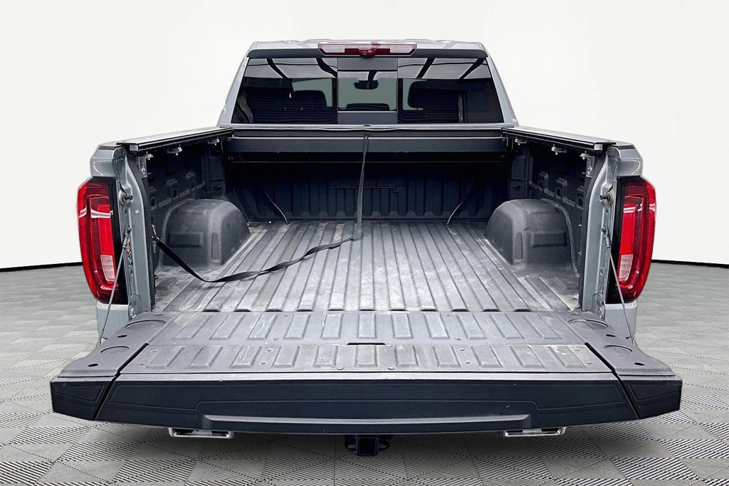 Used 2024 GMC Sierra 1500 AT4 w/ Technology Package AWD/4WD image 18