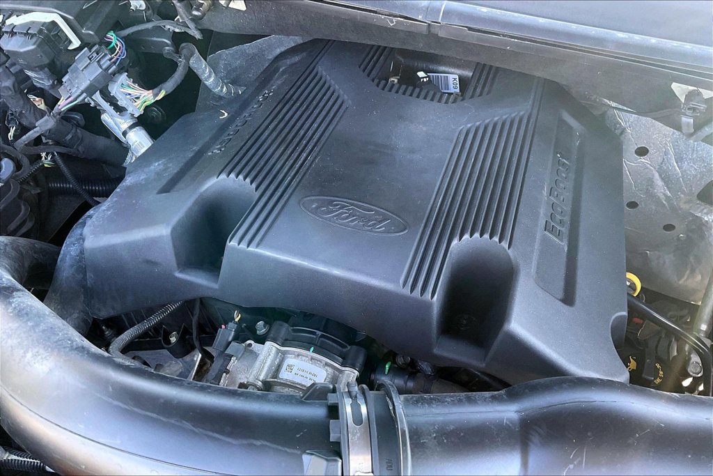 Certified 2019 Ford F150 Platinum w/ Equipment Group 701A Luxury AWD/4WD image 35