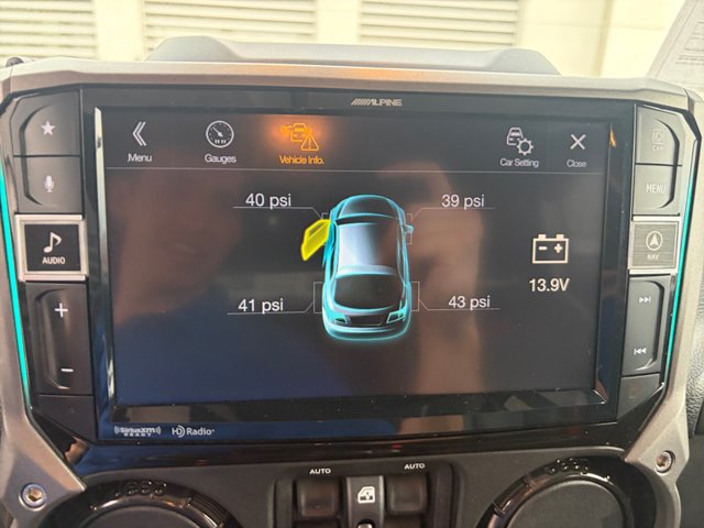 Used 2017 Jeep Wrangler Unlimited Rubicon AWD/4WD image 13