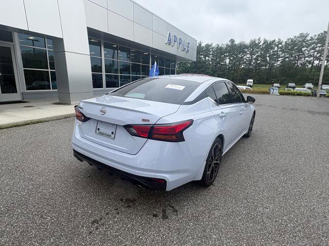 Used 2024 Nissan Altima 2.5 SR w/ SR Premium Package FWD image 3