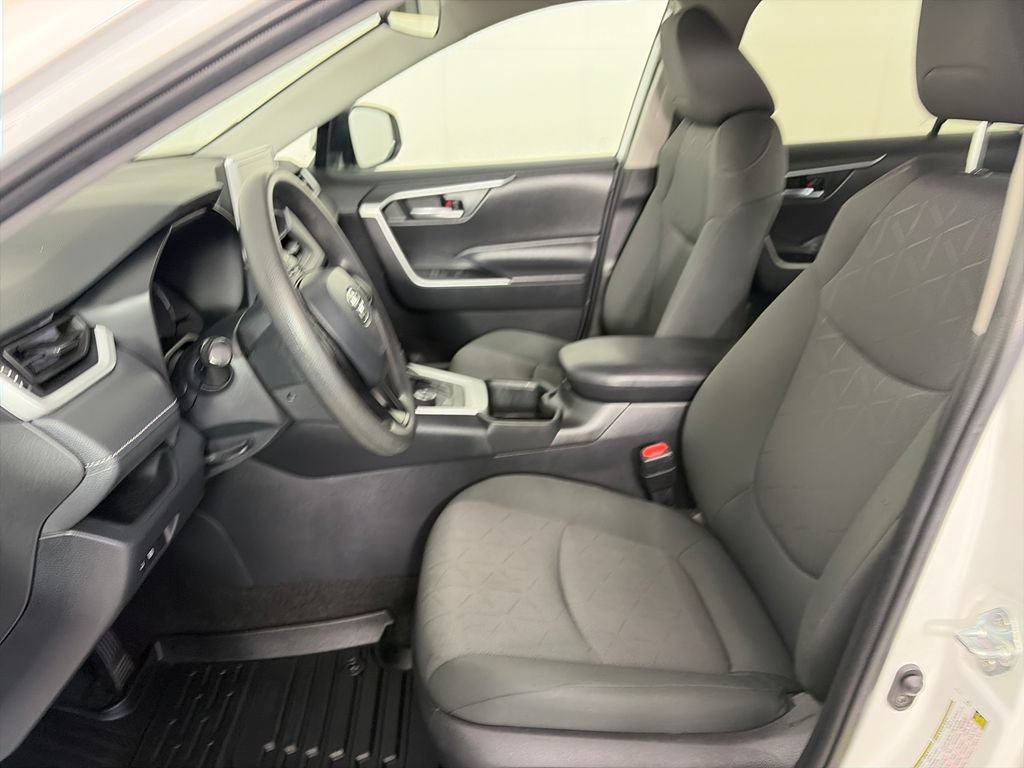 Used 2024 Toyota RAV4 XLE AWD/4WD image 11