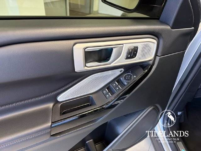 Certified 2023 Ford Explorer Platinum w/ Technology Package AWD/4WD image 15