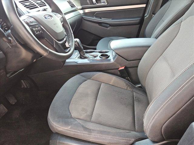 Certified 2018 Ford Explorer XLT FWD image 15