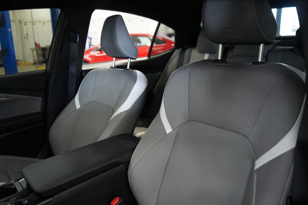 Used 2025 Toyota Camry SE w/ Convenience Package FWD image 19