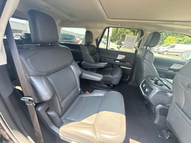 Certified 2025 Ford Expedition Active AWD/4WD image 12