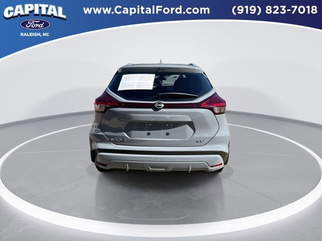 Used 2022 Nissan Kicks SV image 5