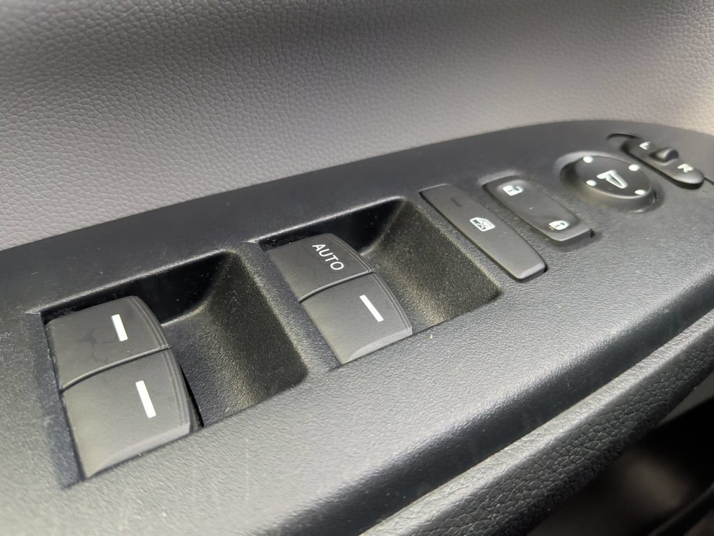 Used 2020 Honda CR-V LX image 24