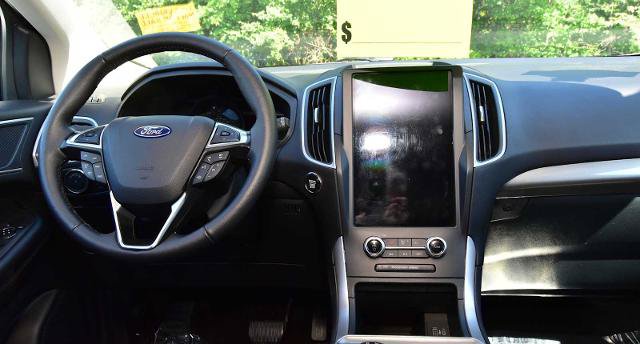 Certified 2024 Ford Edge SEL w/ Convenience Package AWD/4WD image 17