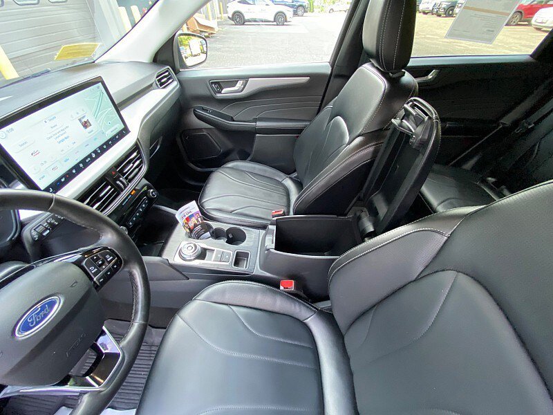Certified 2025 Ford Escape Platinum w/ Premium Technology Package AWD/4WD image 57