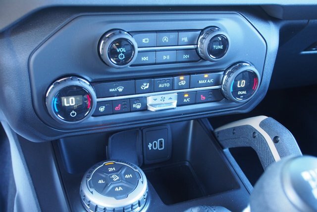 Certified 2026 Ford Bronco Badlands w/ Sasquatch Package AWD/4WD image 30