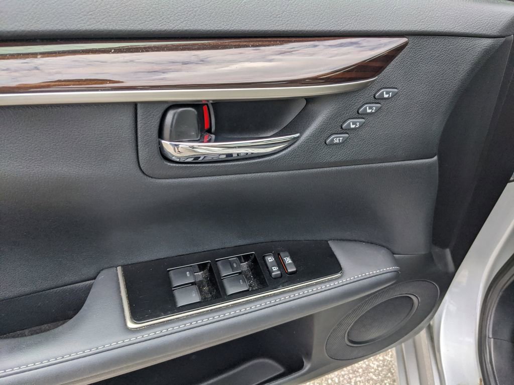 Used 2017 Lexus ES 350 w/ Premium Package FWD image 18