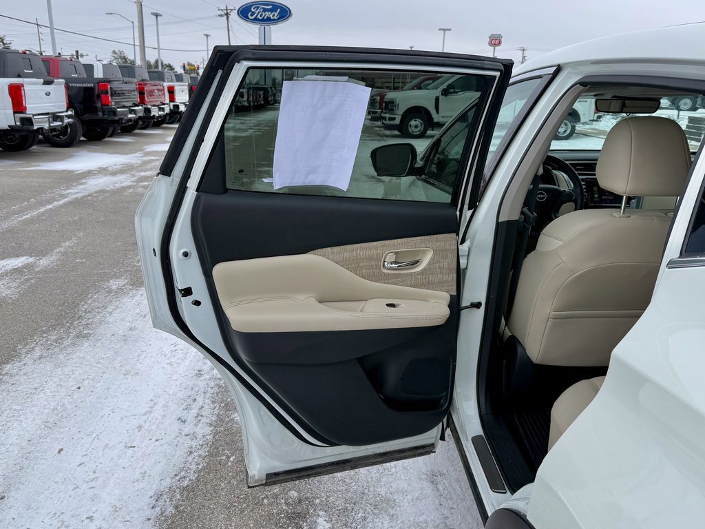 Used 2024 Nissan Murano SL image 13