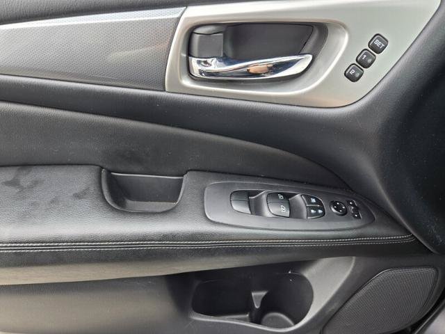 Used 2018 Nissan Pathfinder SL FWD image 33