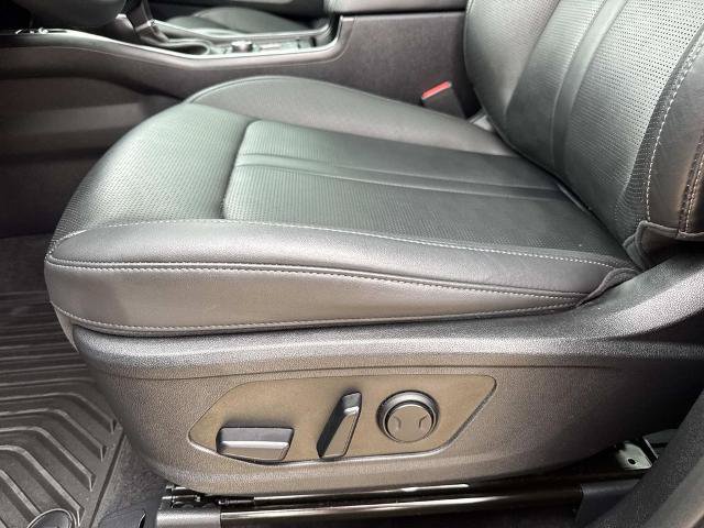 Used 2025 Kia Sorento EX w/ Panoramic Sunroof Package FWD image 21