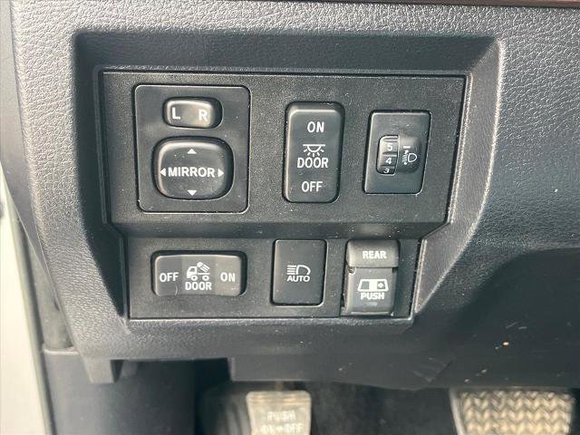 Used 2018 Toyota Tundra Limited image 17