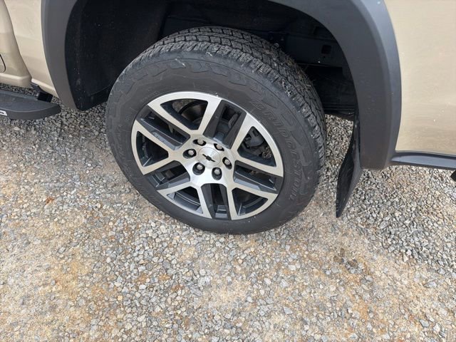 Used 2023 Chevrolet Colorado Z71 w/ Z71 Convenience Package 2 image 8