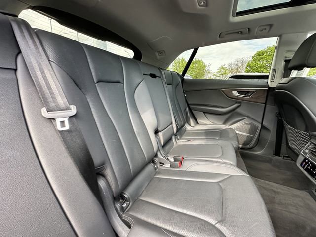Used 2020 Audi Q8 Premium Plus AWD/4WD image 38