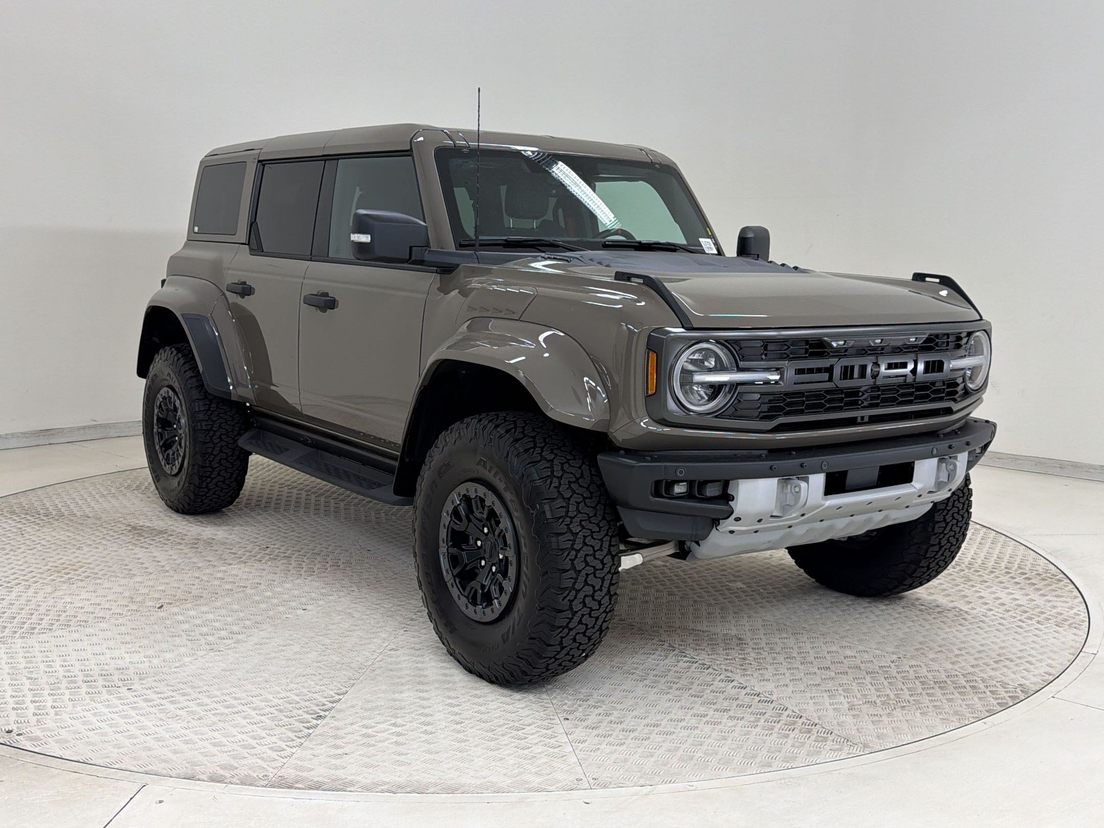 Certified 2025 Ford Bronco Raptor w/ Interior Carbon Fiber Pack AWD/4WD image 7