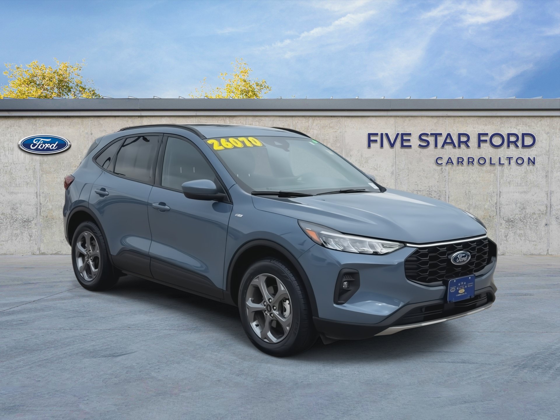 Certified 2025 Ford Escape ST-Line Select AWD/4WD image 2