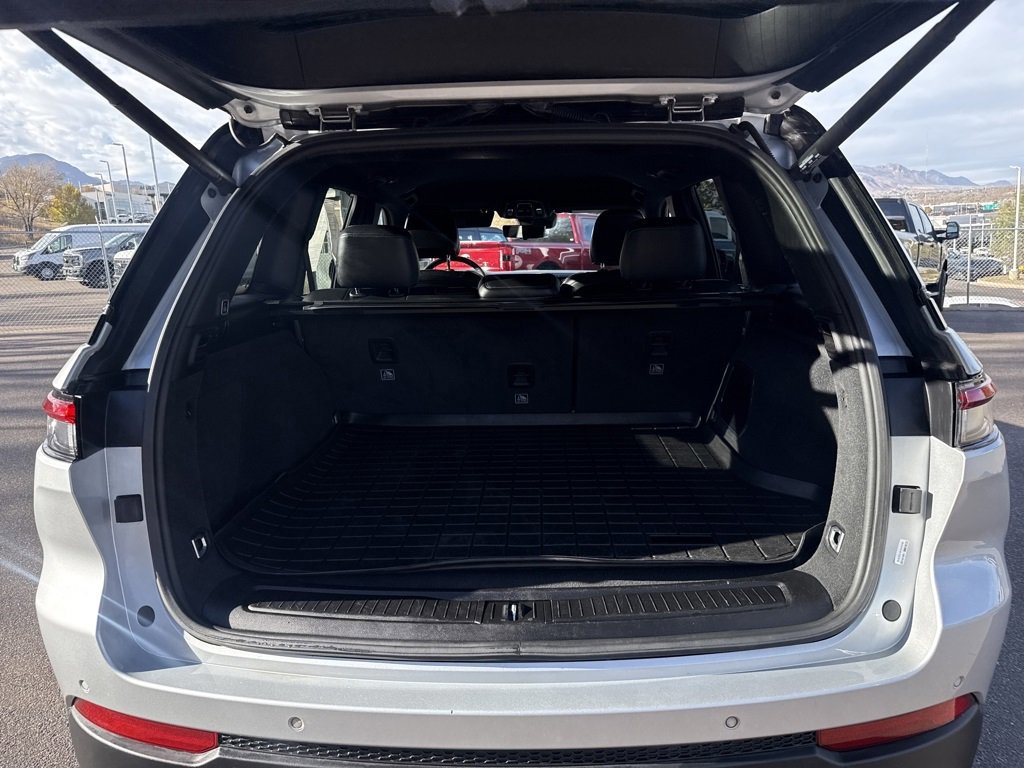 Used 2022 Jeep Grand Cherokee Trailhawk w/ Advanced Protech Group II image 11